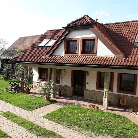 Apartman Kristina Ivachnová 49 Bešeňová Esterno foto